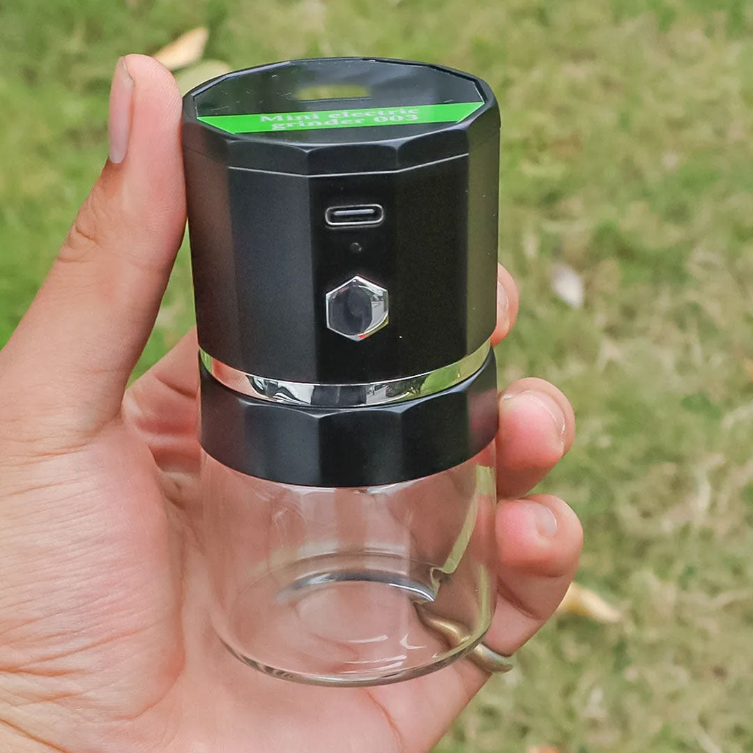 Portable Stainless Steel Herb Grinder and Spice Crusher for Easy Grinding