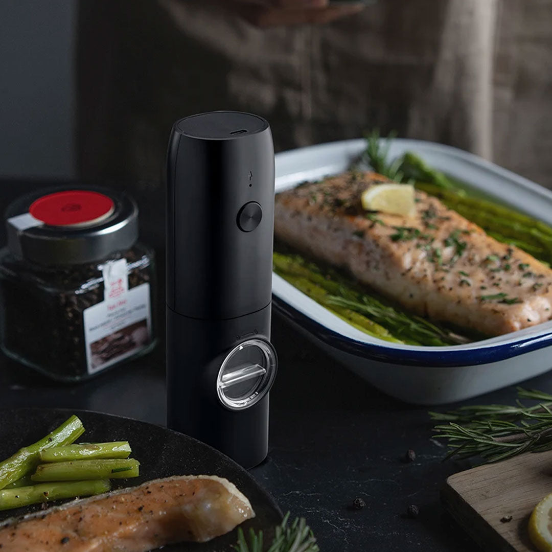 USB Rechargeable Salt and Pepper Grinder with Adjustable Coarseness